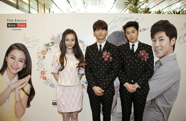 B OMG TVXQ and Angelababy are in Singapore.png